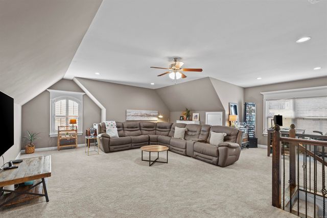 9424 Vale Royal Dr, Sherwood, AR 72120