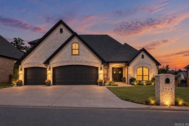 9424 Vale Royal Dr, Sherwood, AR 72120