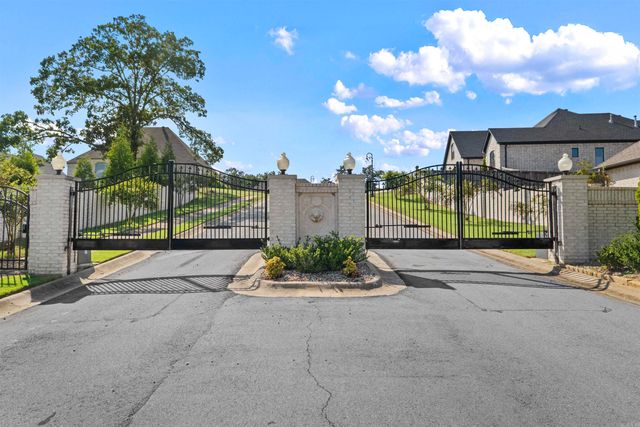 9424 Vale Royal Dr, Sherwood, AR 72120