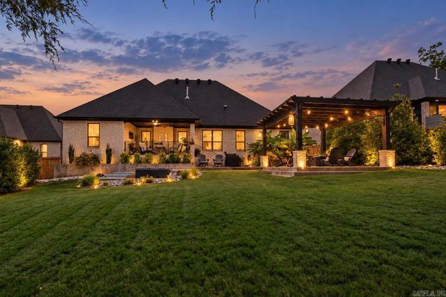 9424 Vale Royal Dr, Sherwood, AR 72120
