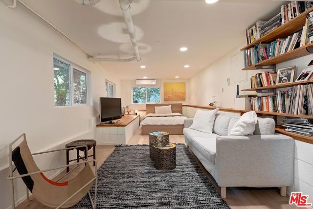 7586 Woodrow Wilson Drive, Los Angeles, CA 90046