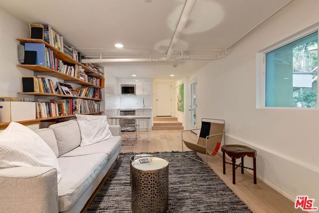 7586 Woodrow Wilson Drive, Los Angeles, CA 90046