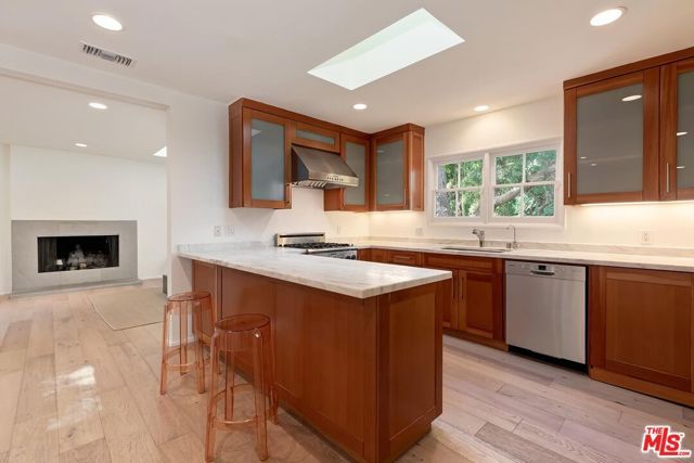 7586 Woodrow Wilson Drive, Los Angeles, CA 90046