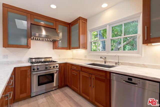 7586 Woodrow Wilson Drive, Los Angeles, CA 90046
