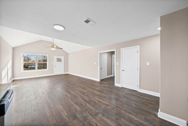 167 Arkansas Ave, Oak Grove, KY 42262