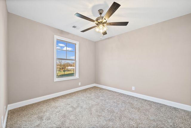 167 Arkansas Ave, Oak Grove, KY 42262