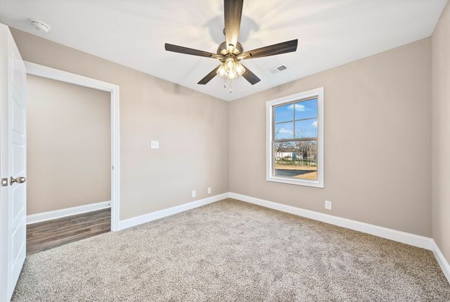 167 Arkansas Ave, Oak Grove, KY 42262