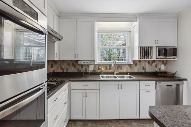 2913 Fernbrook Ln, Nashville, TN 37214