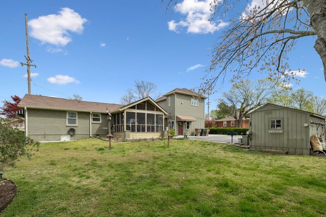 2913 Fernbrook Ln, Nashville, TN 37214