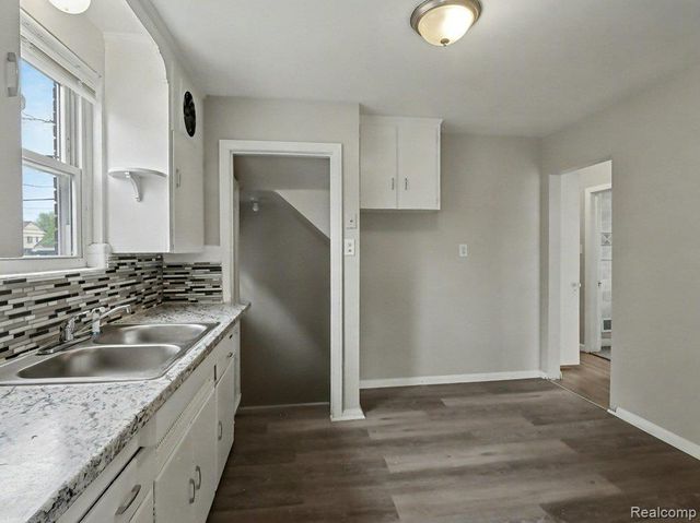 5211 Nottingham Road, Detroit, MI 48224