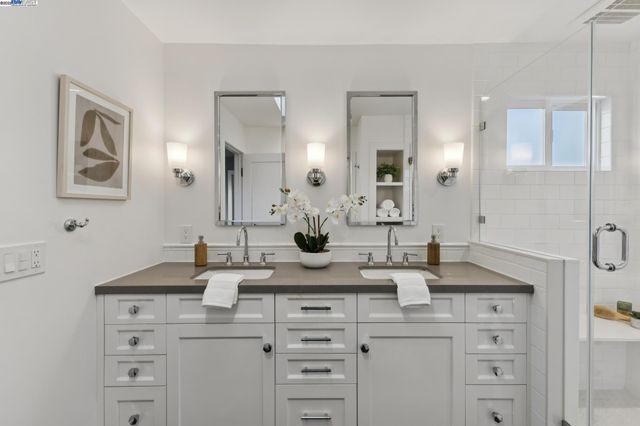 927 Fountain St, Alameda, CA 94501