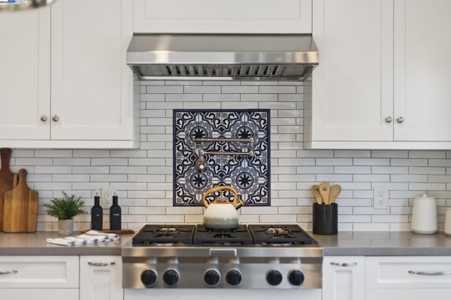 927 Fountain St, Alameda, CA 94501