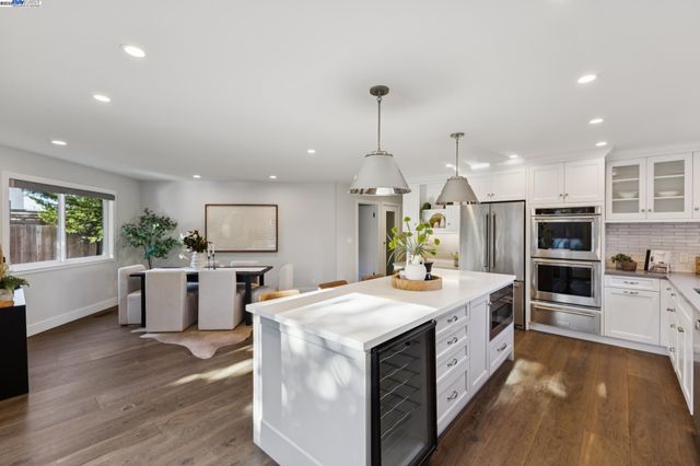 927 Fountain St, Alameda, CA 94501