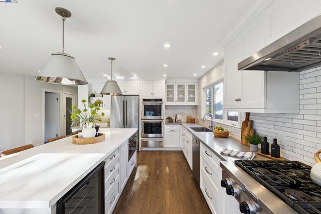 927 Fountain St, Alameda, CA 94501