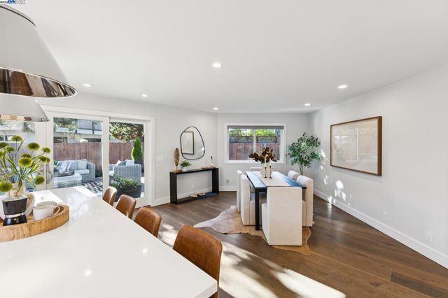 927 Fountain St, Alameda, CA 94501