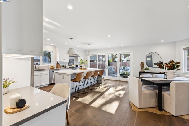 927 Fountain St, Alameda, CA 94501