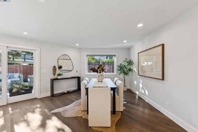 927 Fountain St, Alameda, CA 94501