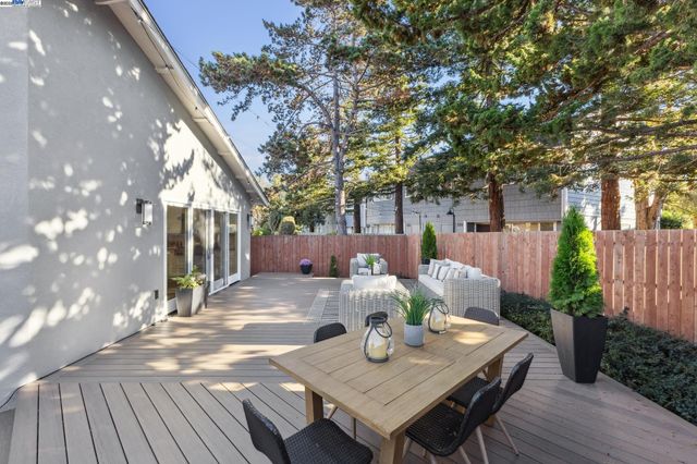 927 Fountain St, Alameda, CA 94501