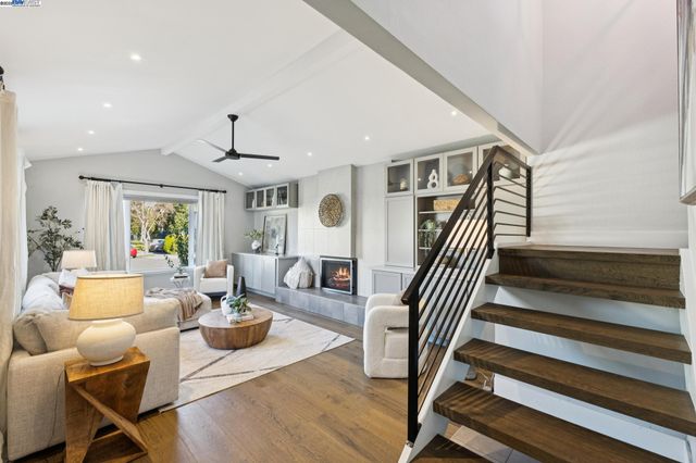 927 Fountain St, Alameda, CA 94501