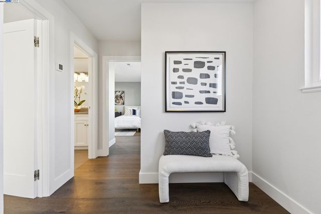 927 Fountain St, Alameda, CA 94501