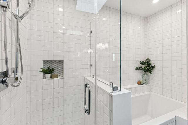 927 Fountain St, Alameda, CA 94501