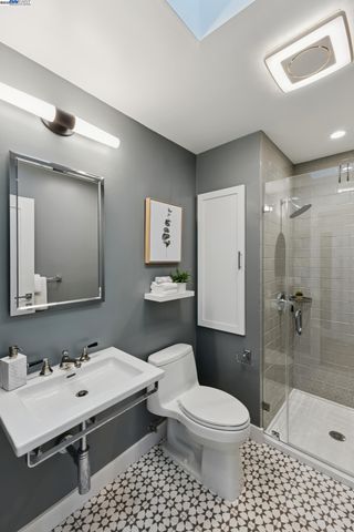 927 Fountain St, Alameda, CA 94501