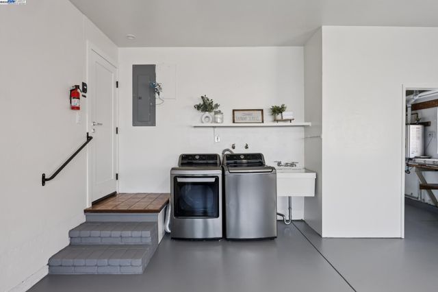 927 Fountain St, Alameda, CA 94501