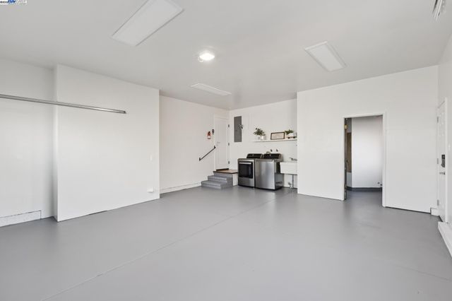 927 Fountain St, Alameda, CA 94501