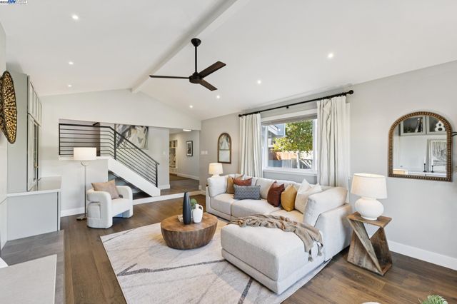 927 Fountain St, Alameda, CA 94501