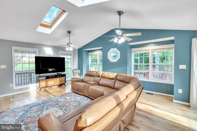 1041 PORTUGAL DR, Stafford, VA 22554