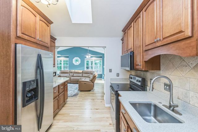 1041 PORTUGAL DR, Stafford, VA 22554