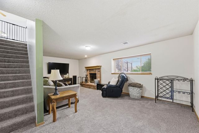 2325 S Shefford St, Wichita, KS 67209