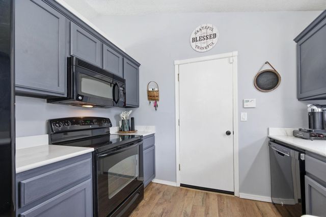 2325 S Shefford St, Wichita, KS 67209
