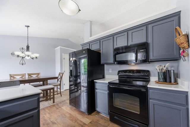 2325 S Shefford St, Wichita, KS 67209