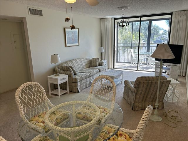 1316 PASADENA AVENUE S 202, South Pasadena, FL 33707