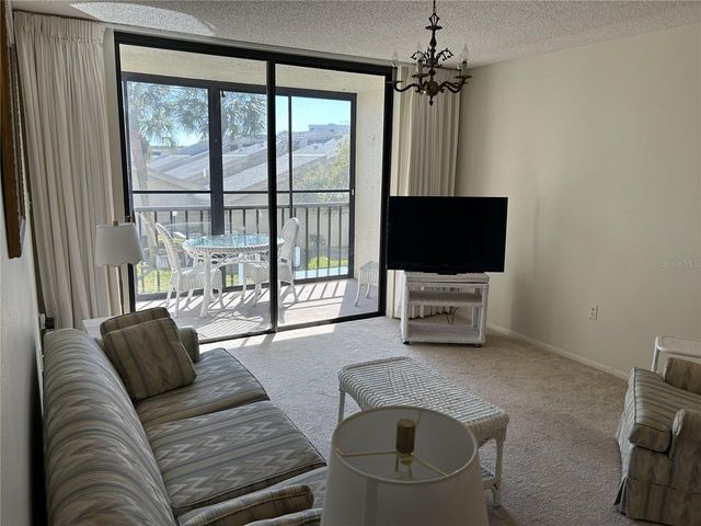 1316 PASADENA AVENUE S 202, South Pasadena, FL 33707