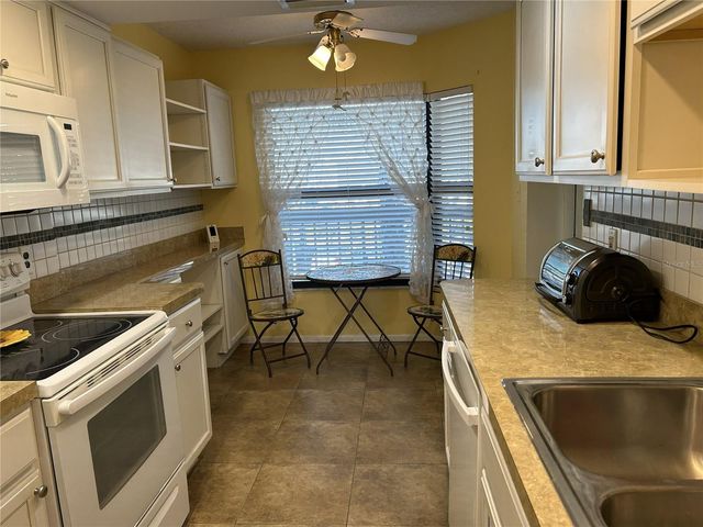 1316 PASADENA AVENUE S 202, South Pasadena, FL 33707