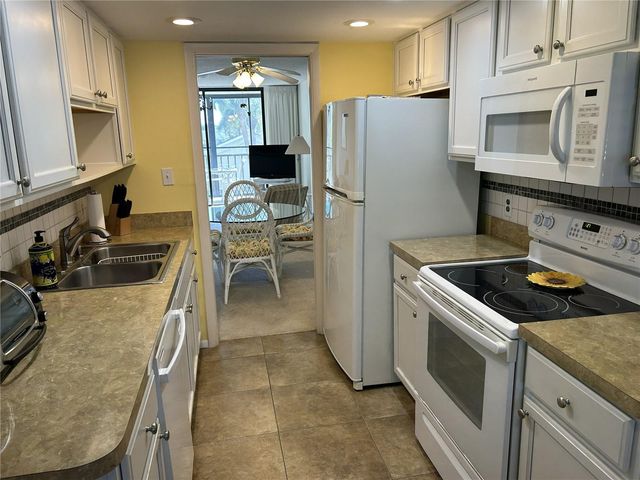 1316 PASADENA AVENUE S 202, South Pasadena, FL 33707