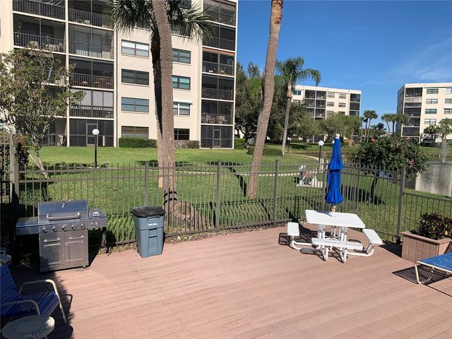 1316 PASADENA AVENUE S 202, South Pasadena, FL 33707