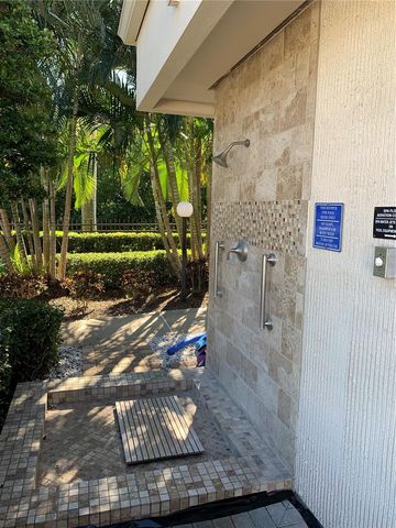 1316 PASADENA AVENUE S 202, South Pasadena, FL 33707