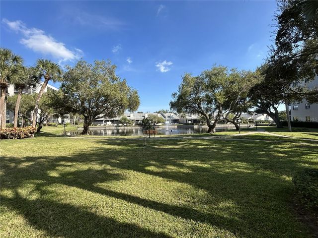 1316 PASADENA AVENUE S 202, South Pasadena, FL 33707