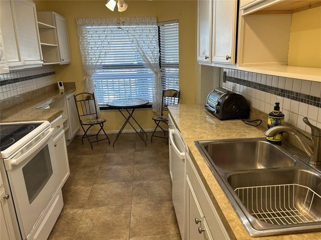 1316 PASADENA AVENUE S 202, South Pasadena, FL 33707