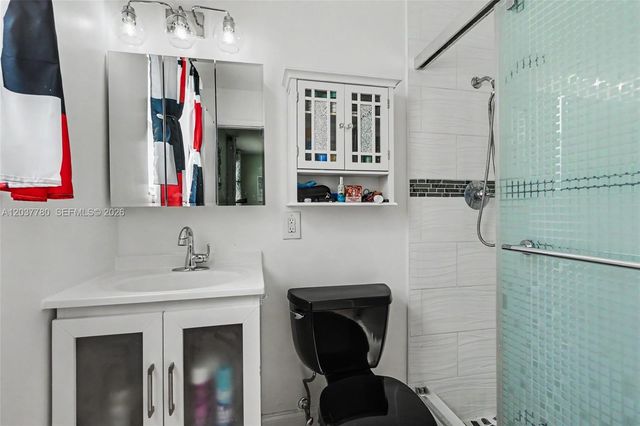 6630 Liberty Street, Hollywood, FL 33024