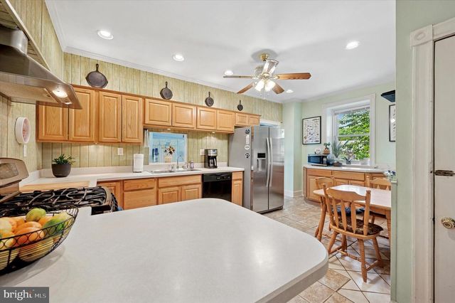 213 WALNUT ST, Jenkintown, PA 19046