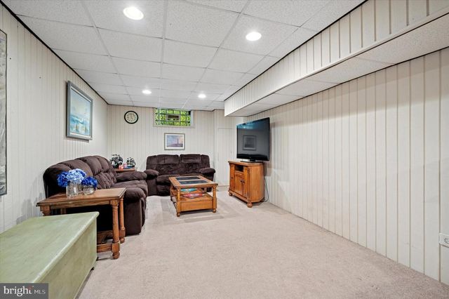 213 WALNUT ST, Jenkintown, PA 19046