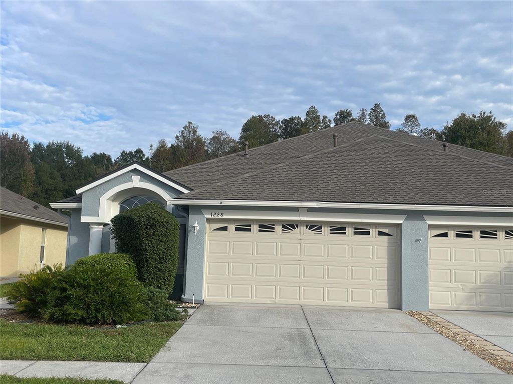 1228 BENSBROOKE DR, Wesley Chapel, FL 33543
