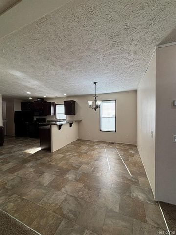 3459 Pine Ridge, Burton, MI 48519