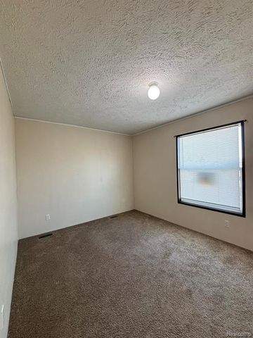 3459 Pine Ridge, Burton, MI 48519