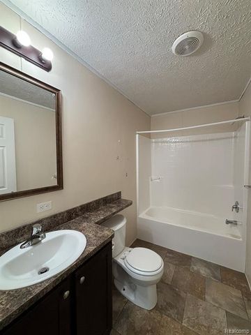 3459 Pine Ridge, Burton, MI 48519