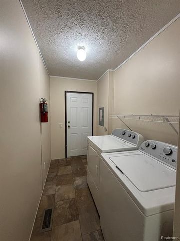 3459 Pine Ridge, Burton, MI 48519